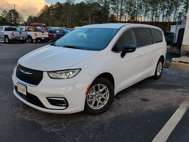 2025 Chrysler Pacifica Select